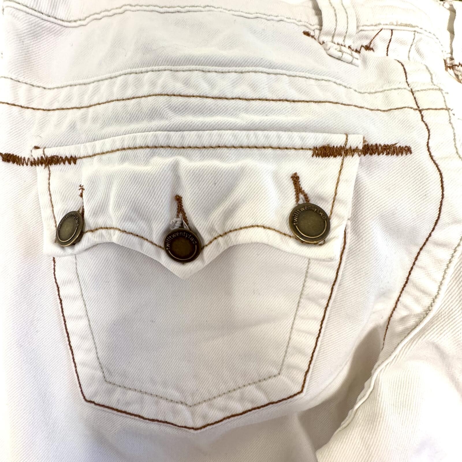 Y2K bootcut lowrise jeans white + contrast stitching and pocket details
