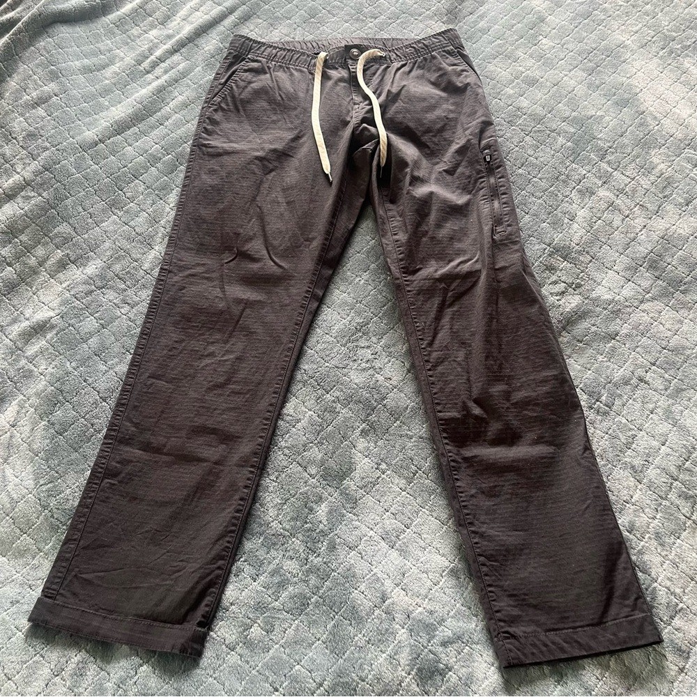 Vuori Black Ripstop Cargo Pants (Men’s Medium)