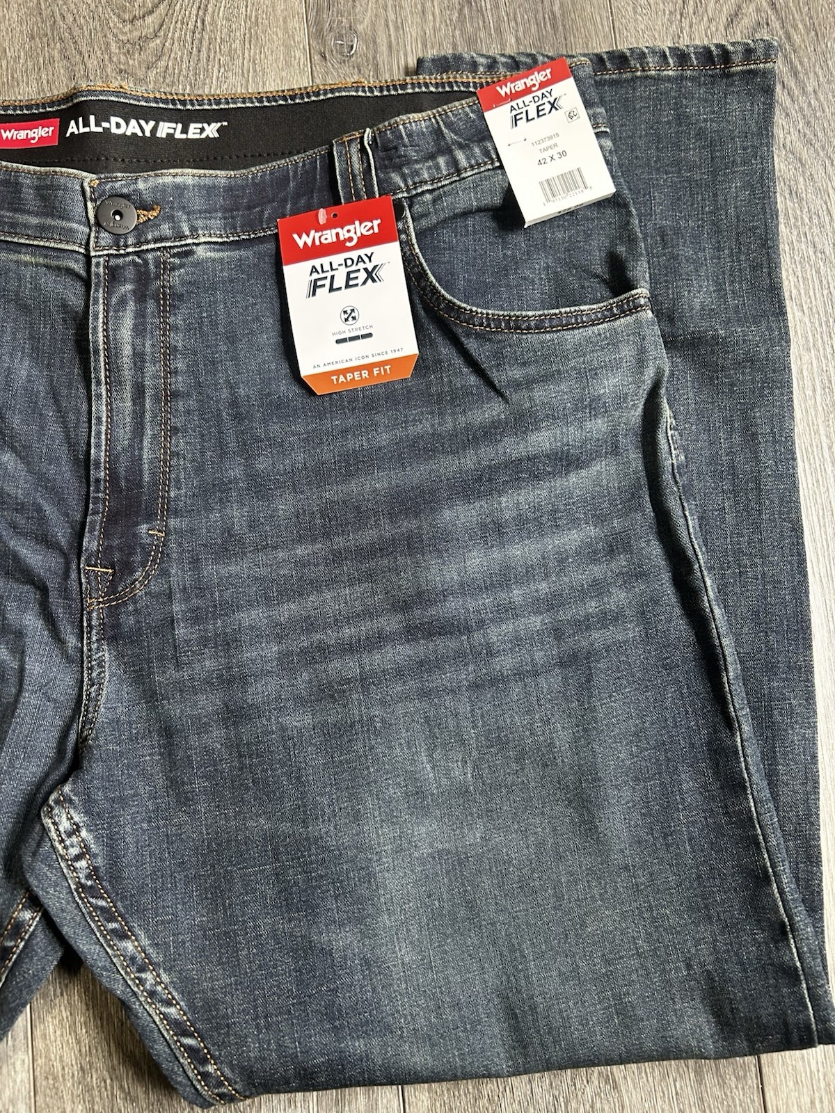 Wrangler Men’s Flex Taper Fit Denim Jeans with Performance Waistband 42×30