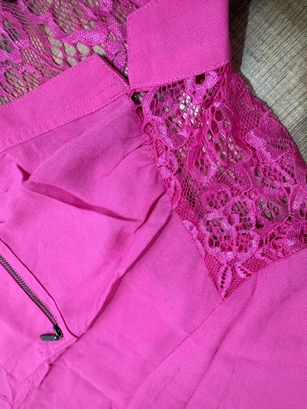 Araza NWT Pink Top Plus Size 2x Lightweight 3/4 Sleeve Lace Detail Button V Neck