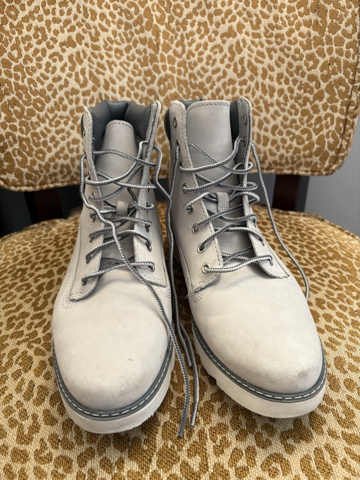 Timberland Women’s Gray Leather Lace-Up Ankle Boots Round Toe Solid Logo