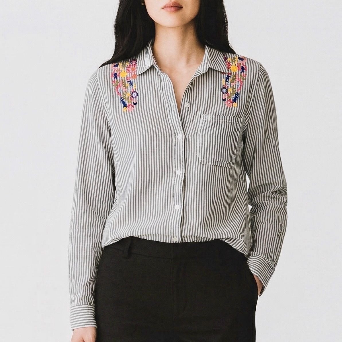 Velvet Heart Embroidered Striped Shirt Womens Medium Blue White Button Down