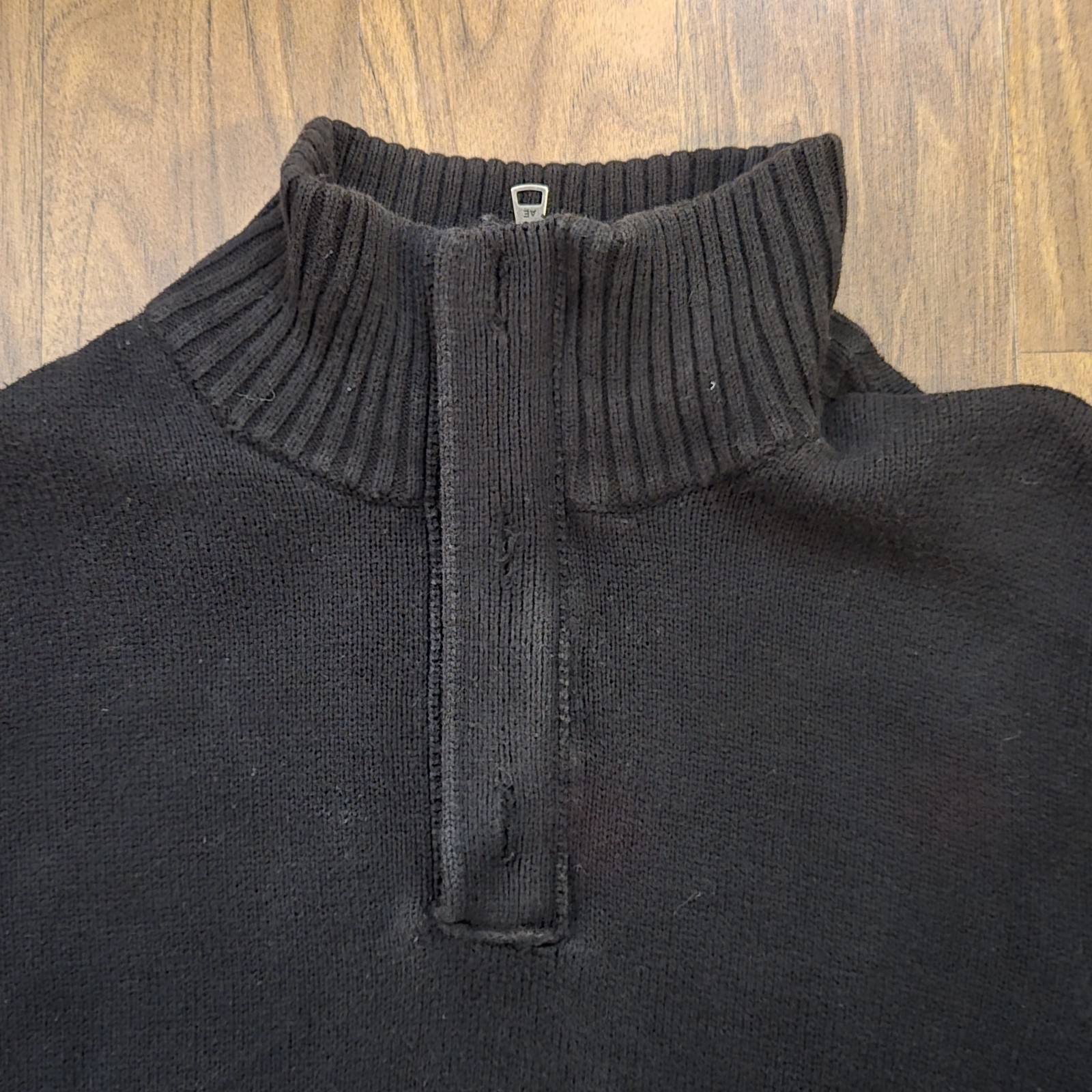 American Eagle Outfitters Men’s Black Mock Neck 1/4 Zip Knit Sweater M Athletic