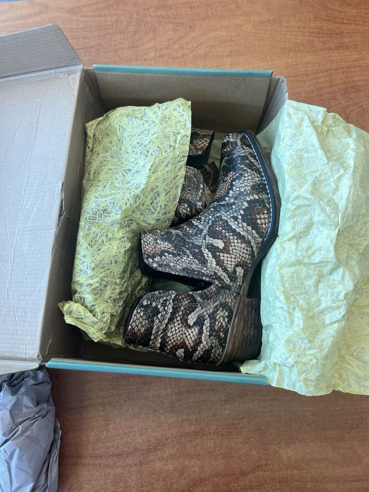 Roper Women’s Faux Snakeskin Ankle Bootie Slip-On Round Toe US 6.5 EU 36.5