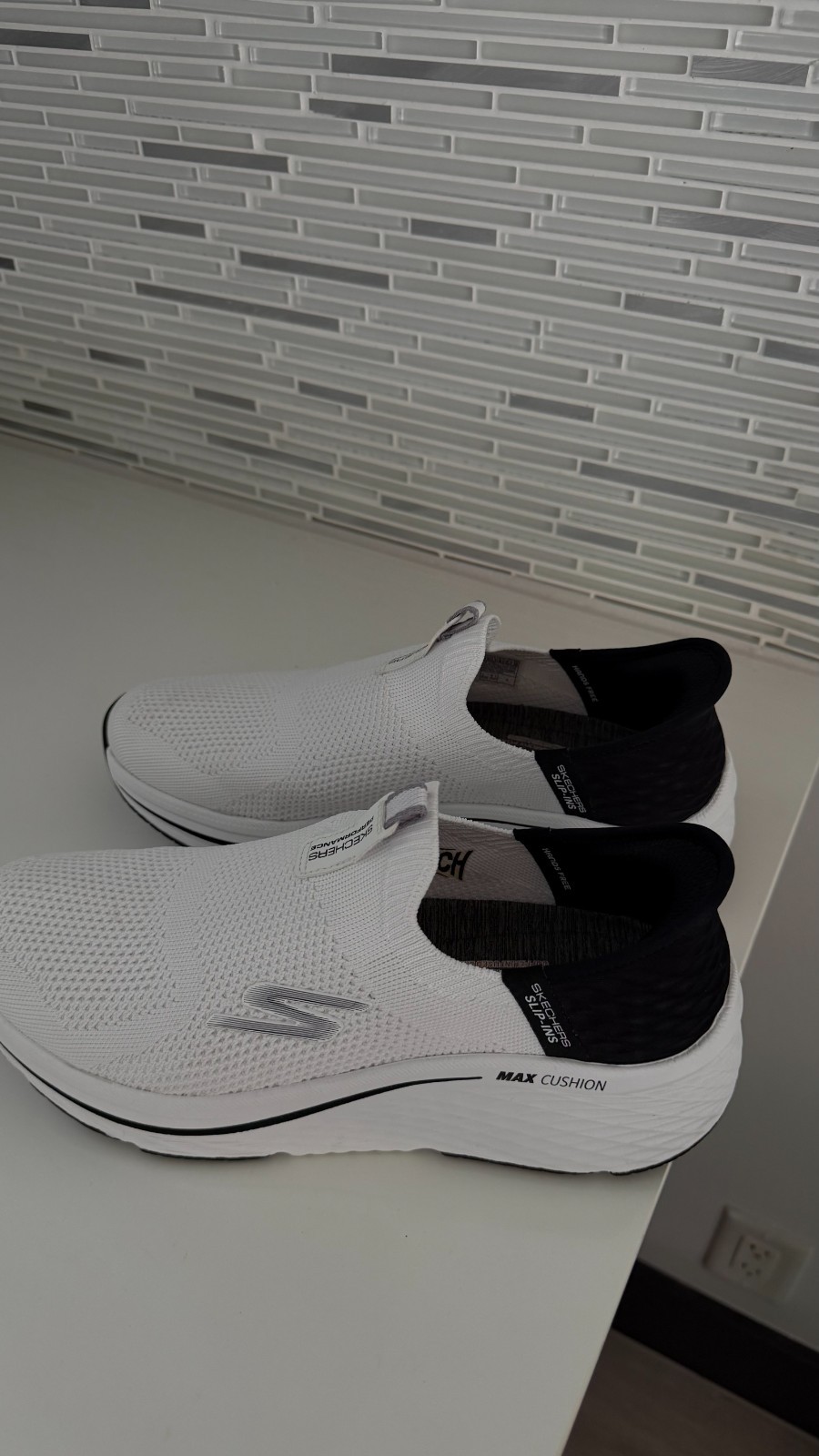 Seckchers Max Cushioning Elite 2.0 Eternal Slip Ins Atletic Shoe White Women 8.5