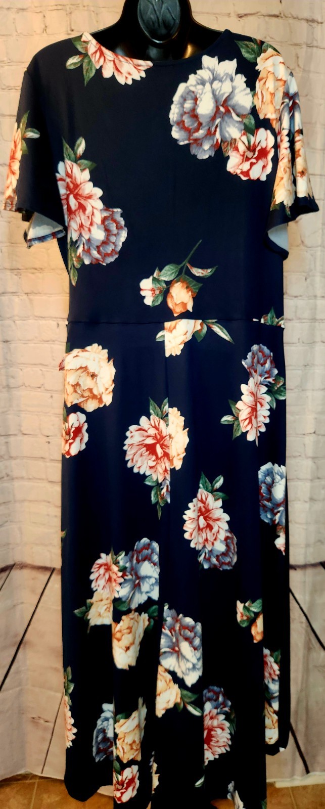 Fortune & Ivy Irene Floral Maxi Dress (Size 2XL)