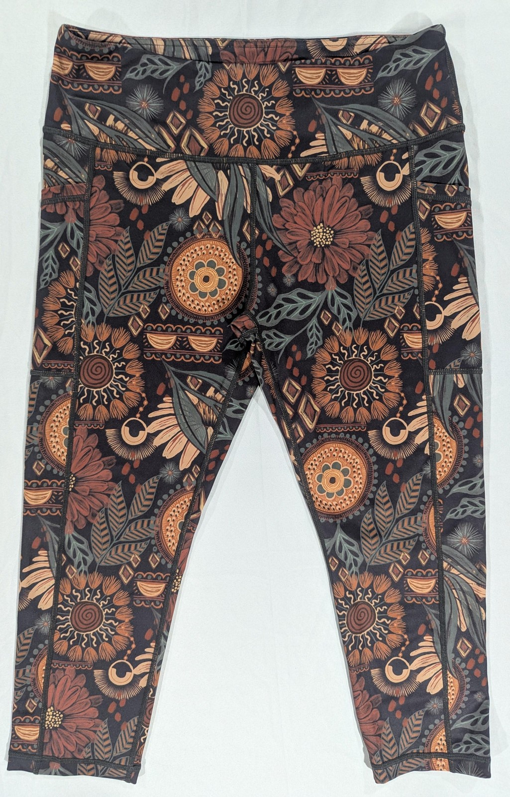 Constantly Varied Gear Leggings Womens L Multicolor Floral Capri Yoga Athletic