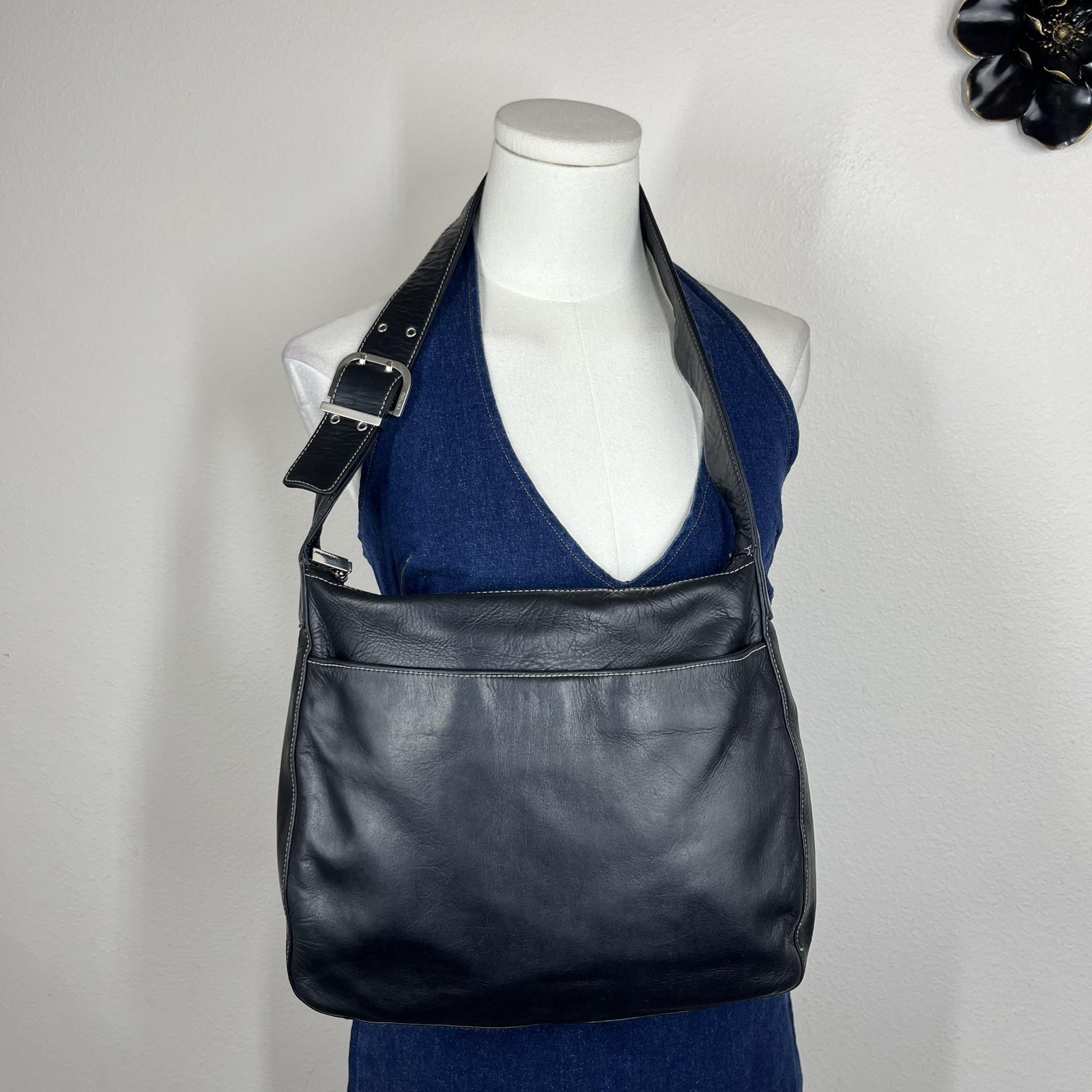 Perlina Leather Shoulder Bag Womens Large Black Buckle Strap Zip Pocket Korea