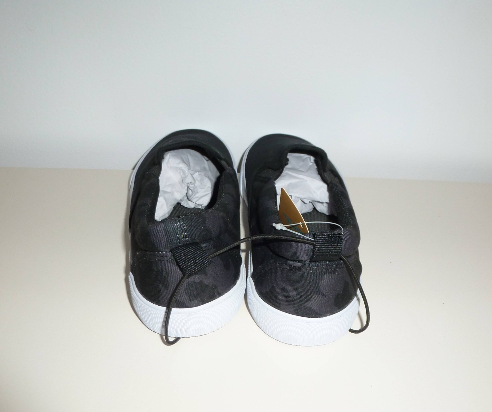 There Abouts Black Canvas Slip-On Shoes – Men or Boy SZ 6