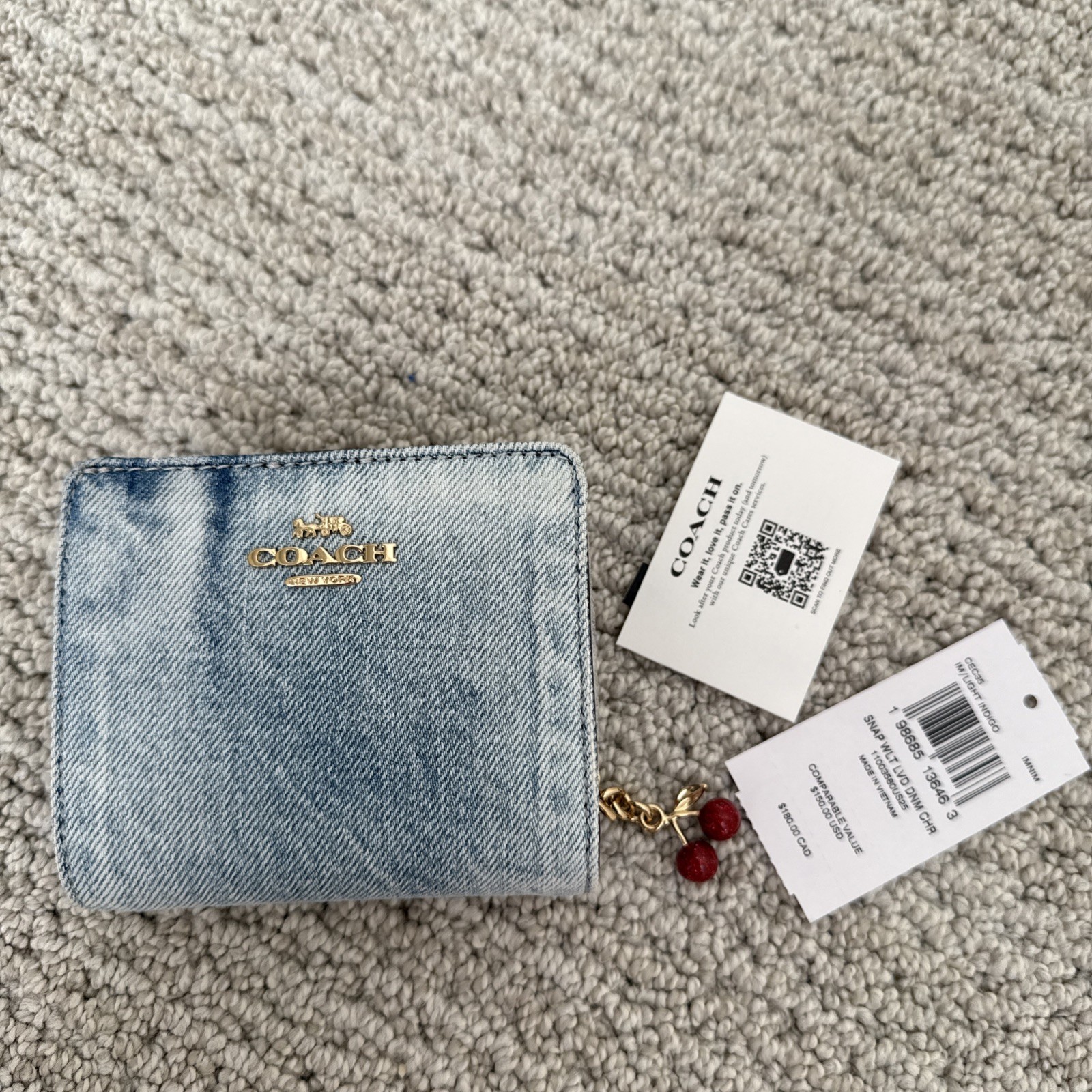 🍒 COACH Snap Wallet In Loved Denim With CHERRIES Charm CEC35 Gold/Light Indigo