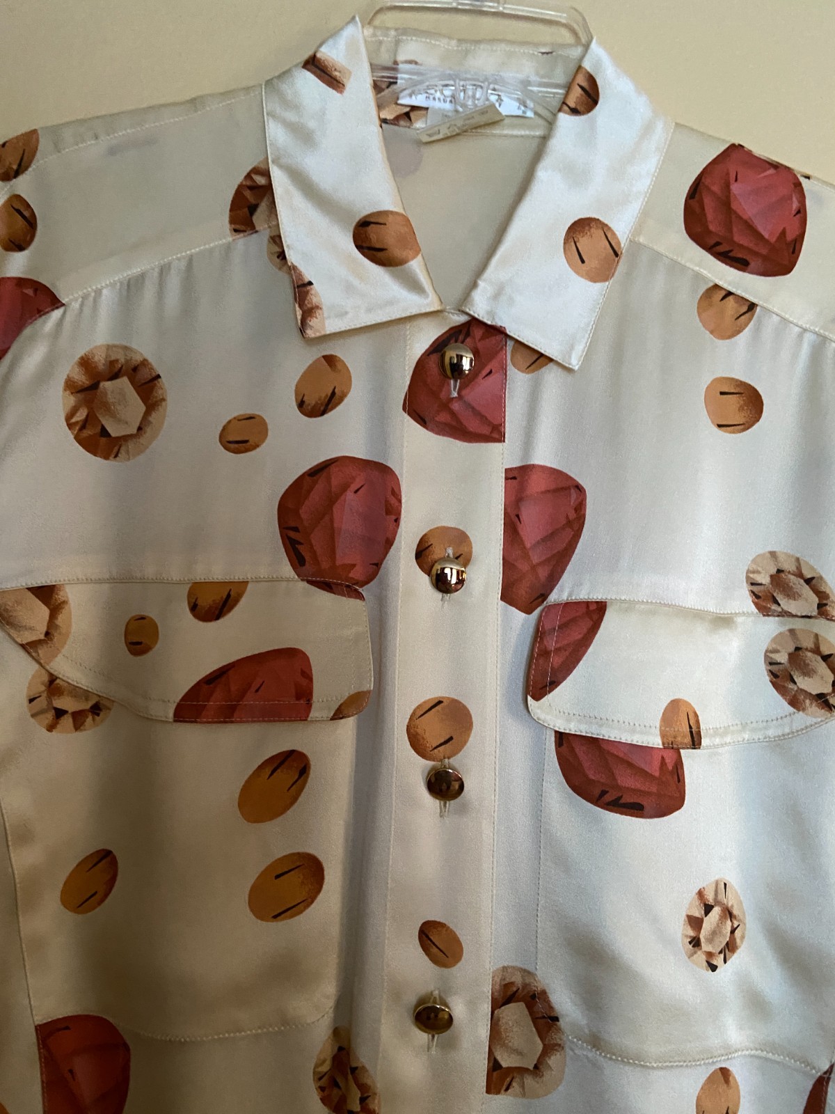 ESCADA SILK BLOUSE IN CREAM GEMSTONE PRINT PLEATED SLEEVE 40 RUNS L WEST GERMANY