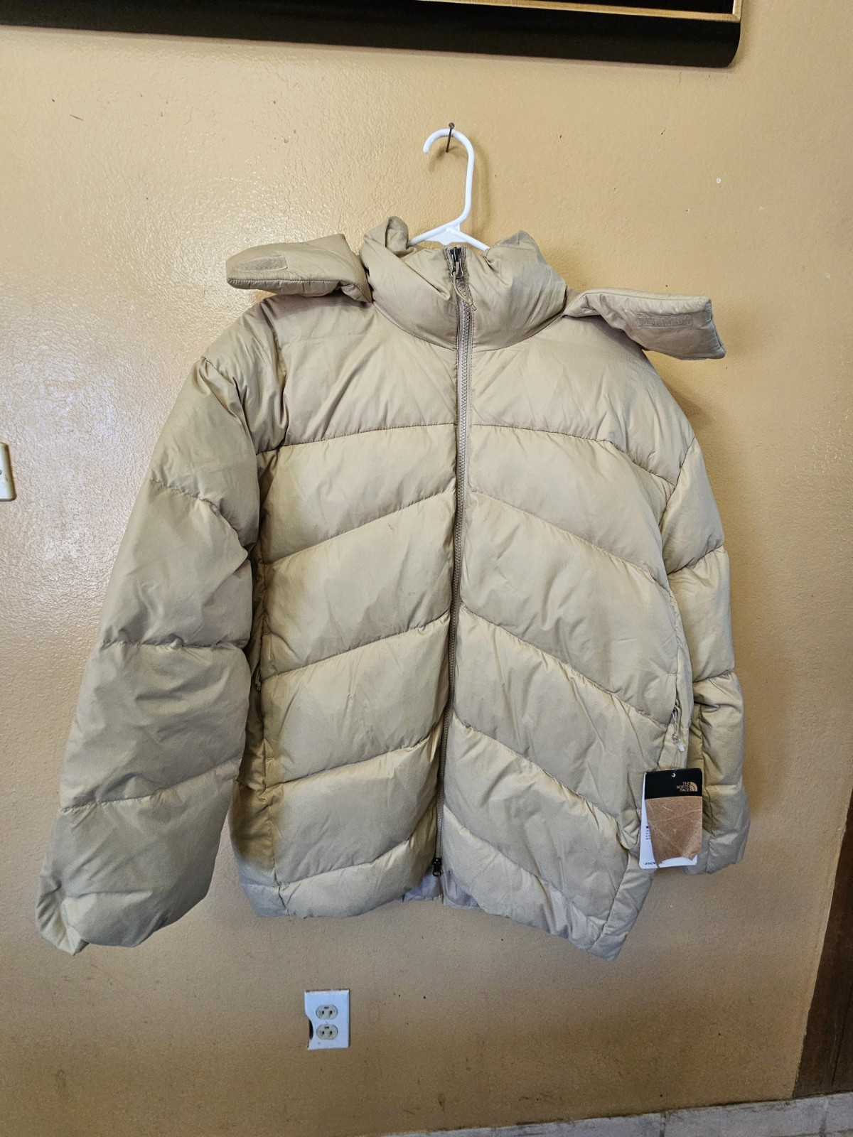 The North Face Hooded Jacket Women M Puffer 550 New With Tags Cream Color CC1