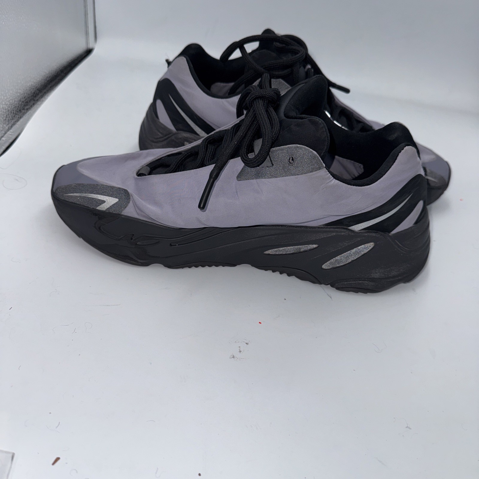 Adidas Yeezy 700 Mnvn Geode Men’s Size 10.5 Used Lining Torn