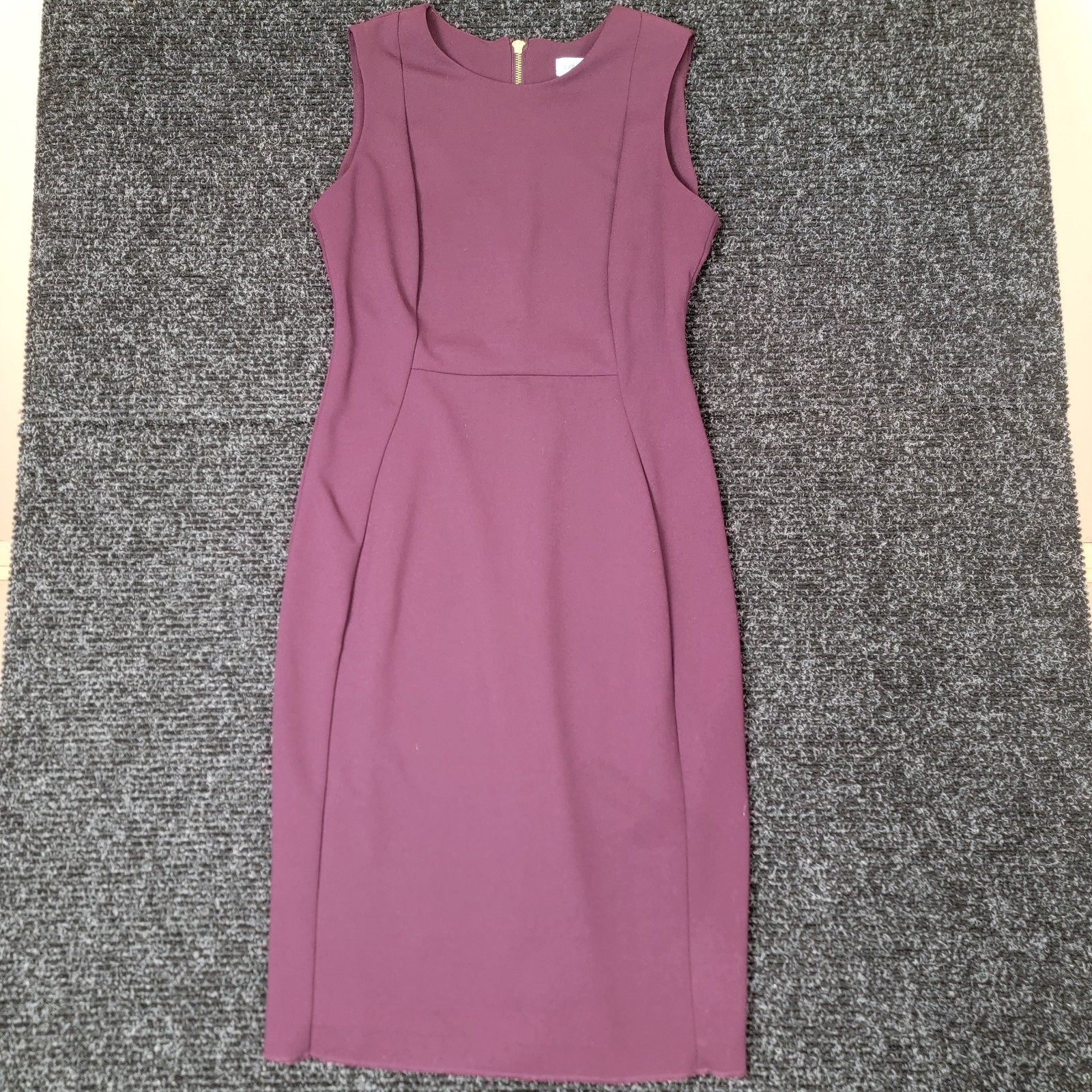 Calvin Klein Purple Sheath Dress Size 8 Sleeveless Knee Stretch Zip Back Bodycon