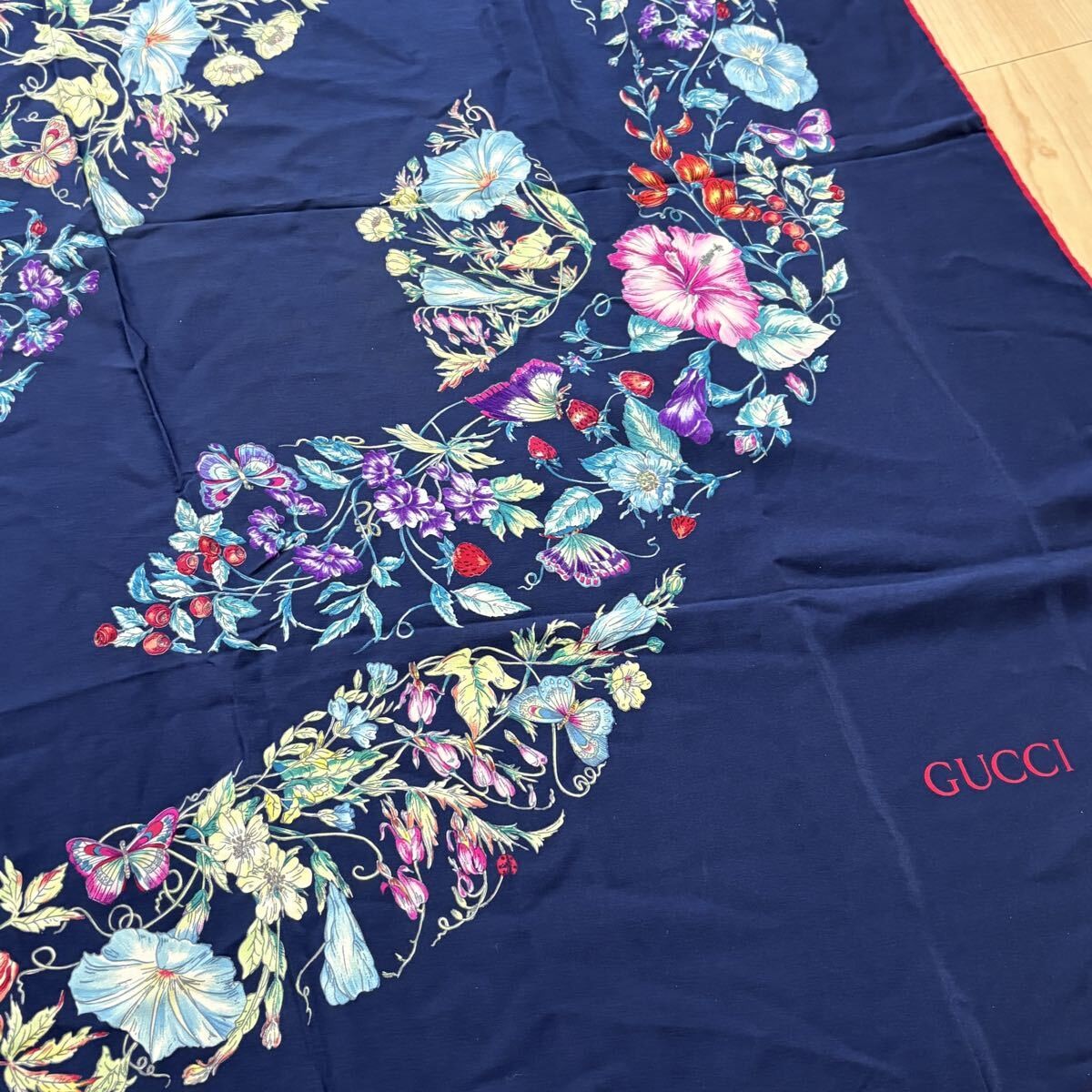 GUCCI Scarf GG Pattern Flower Pattern Navy with Red Edge no.47 Japan