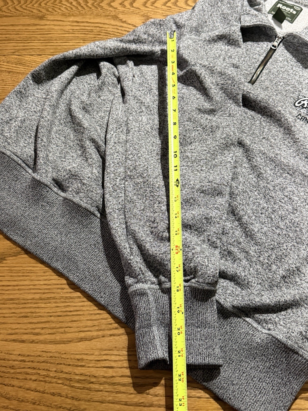 ROOTS / CANADA – Fuzzy Beaver Logo XLg. Pullover Sweater Jacket – EXCELLENT