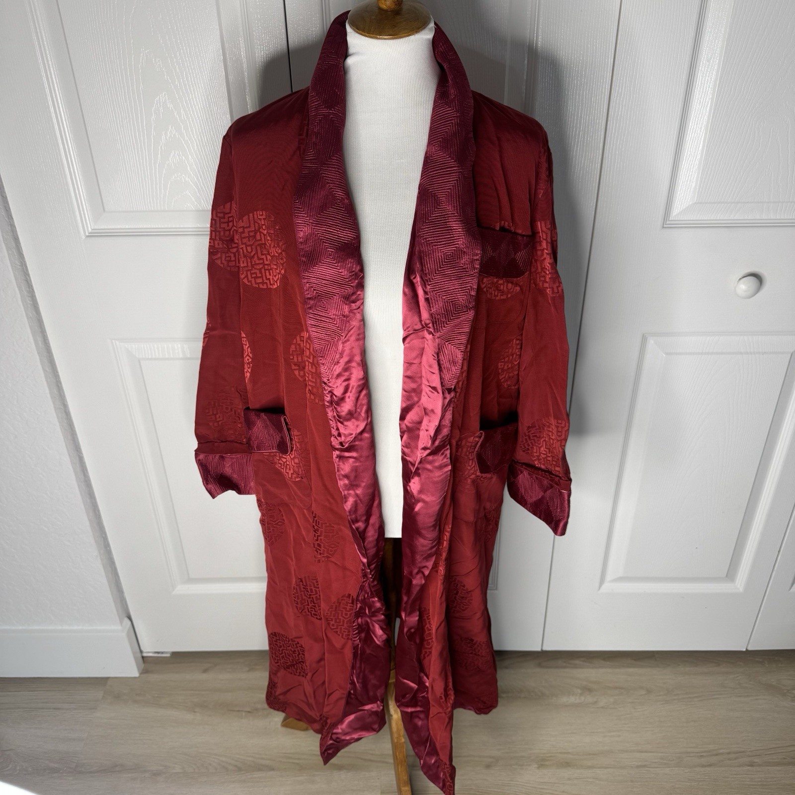 Vintage 1950s Oriental Chinese Red Satin Robe Brocade Smoking Size 42 Med/Large