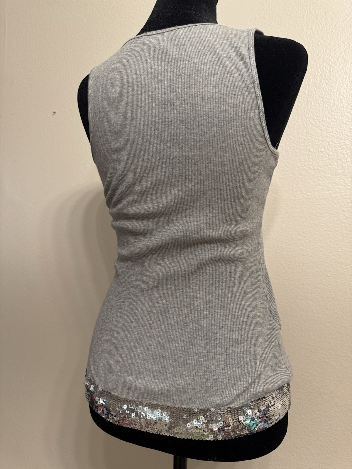 Vintage Express Gray 100% Cotton Knit Scoop Neck Sleeveless Sequin Hem Tank Top