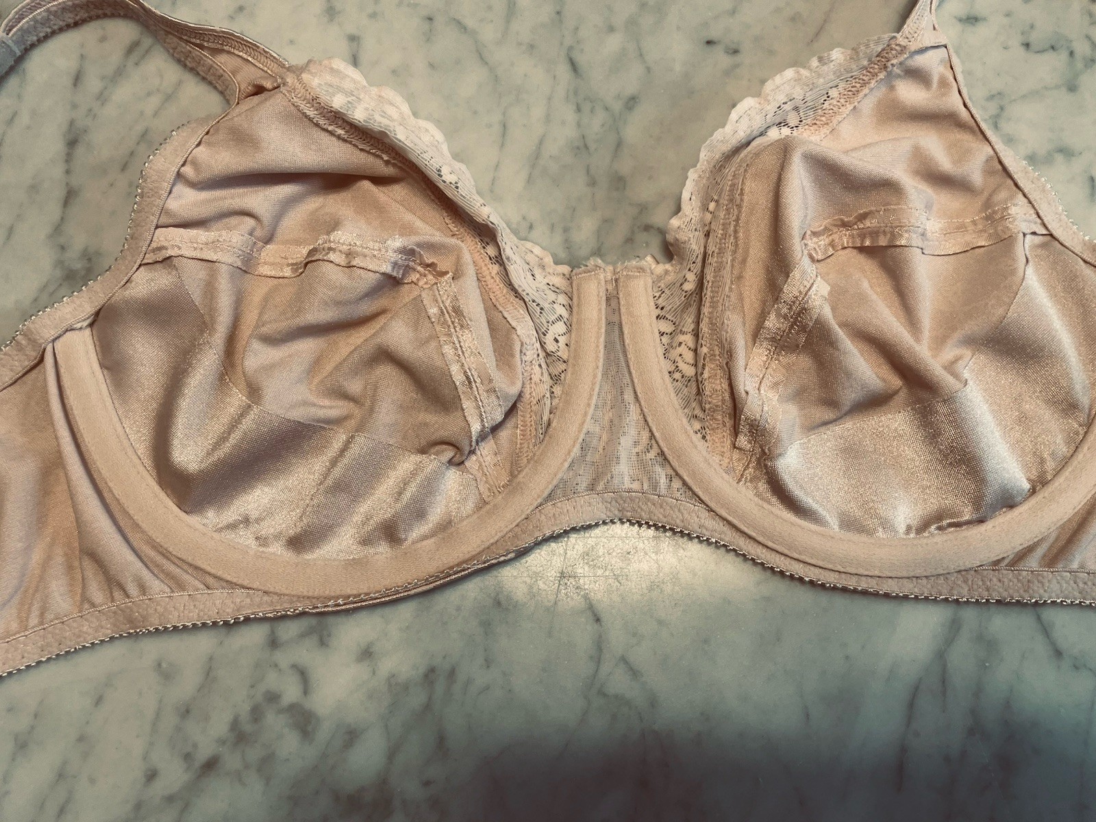 Playtex Secrets 40B Full Coverage Underwire Bra Style 4422 Blush Pink Lace Trim
