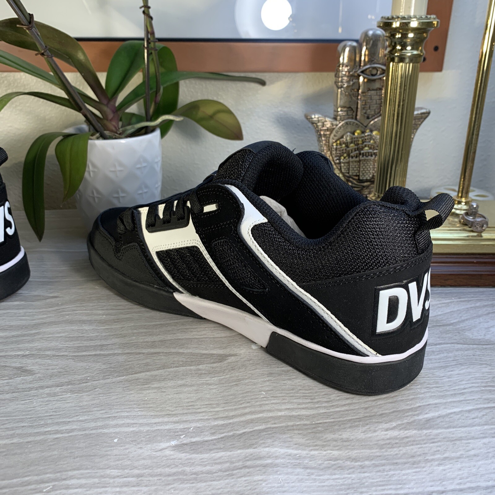 DeadStock DVS COMANCHE 2.0 Mens Athletic Shoes Size 9 Brand New RARE SalesSample