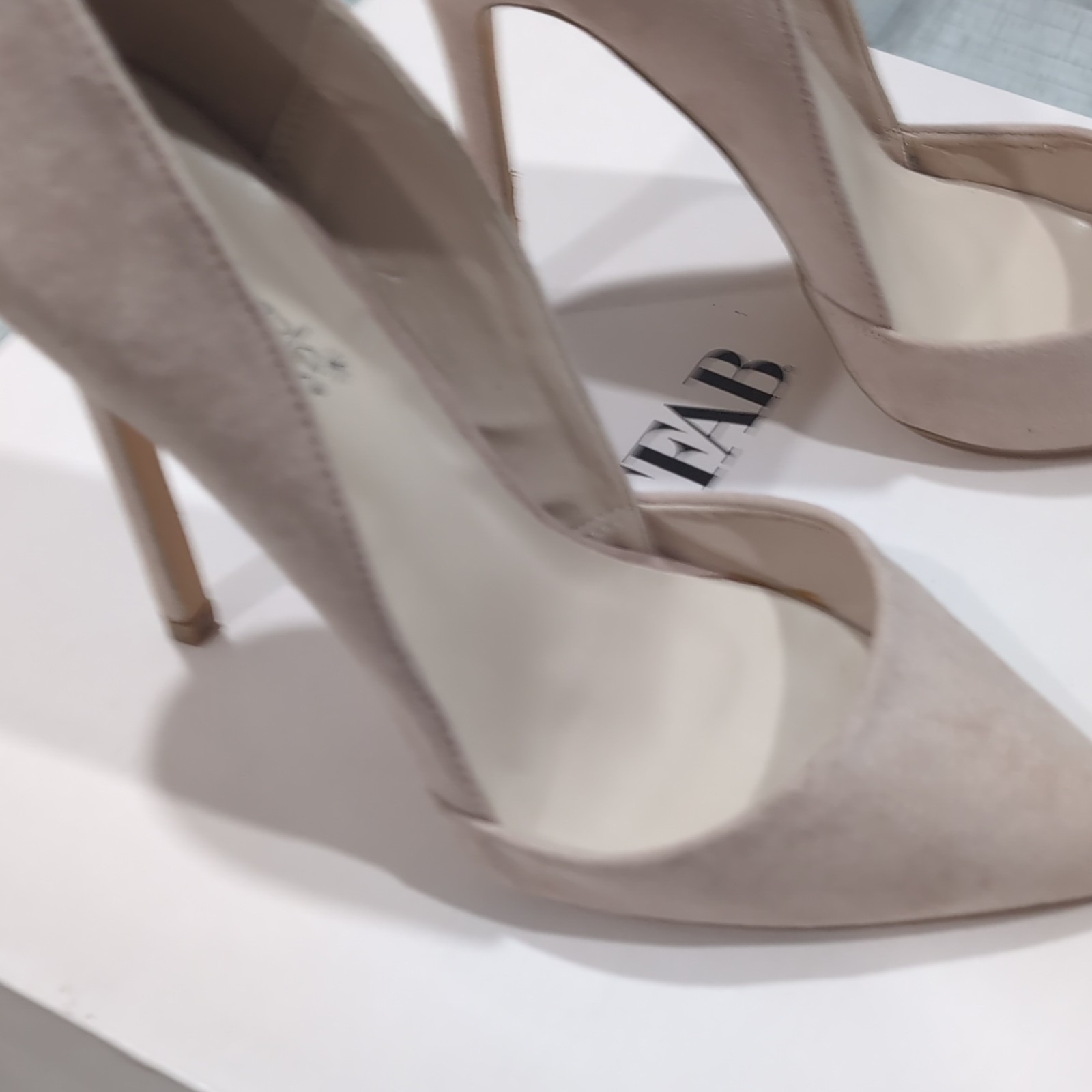 Shoedazzle Women’s Beige Solid Pointed Toe Stiletto Pumps Ankle Strap 8.5
