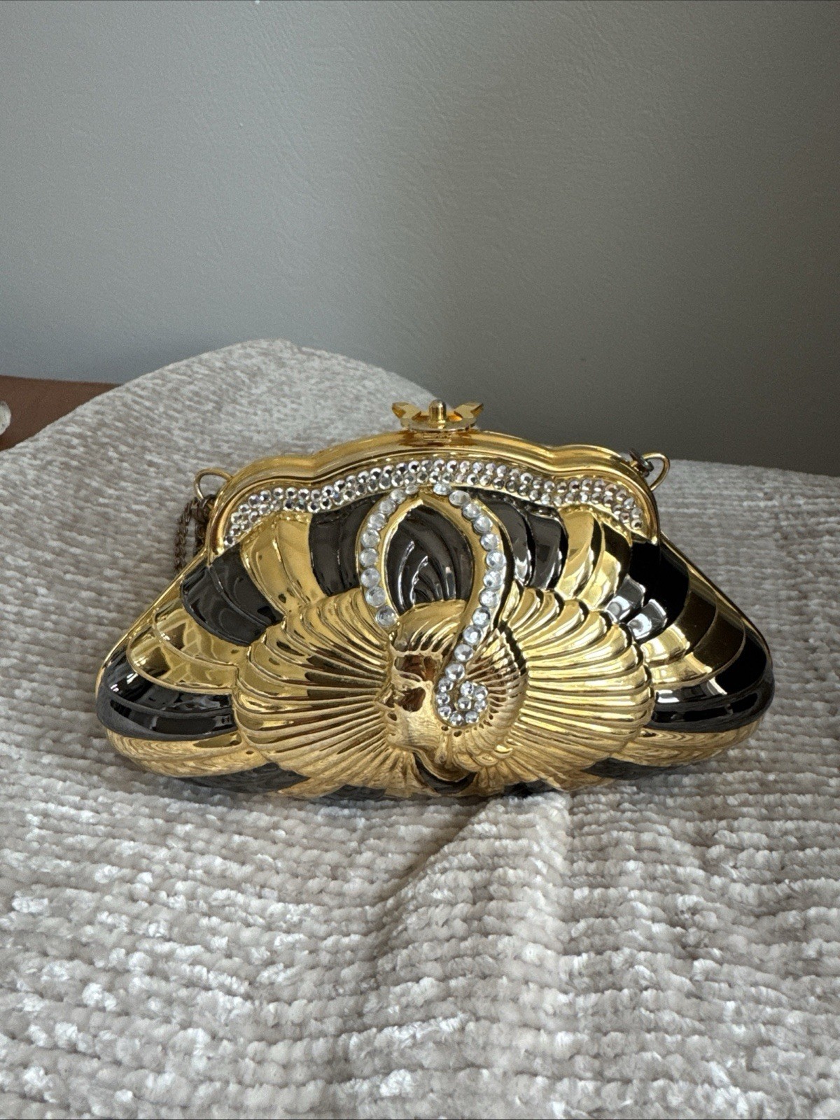 Vintage Women’s Hard Shell Crossbody Bag with Art Deco-inspired design.