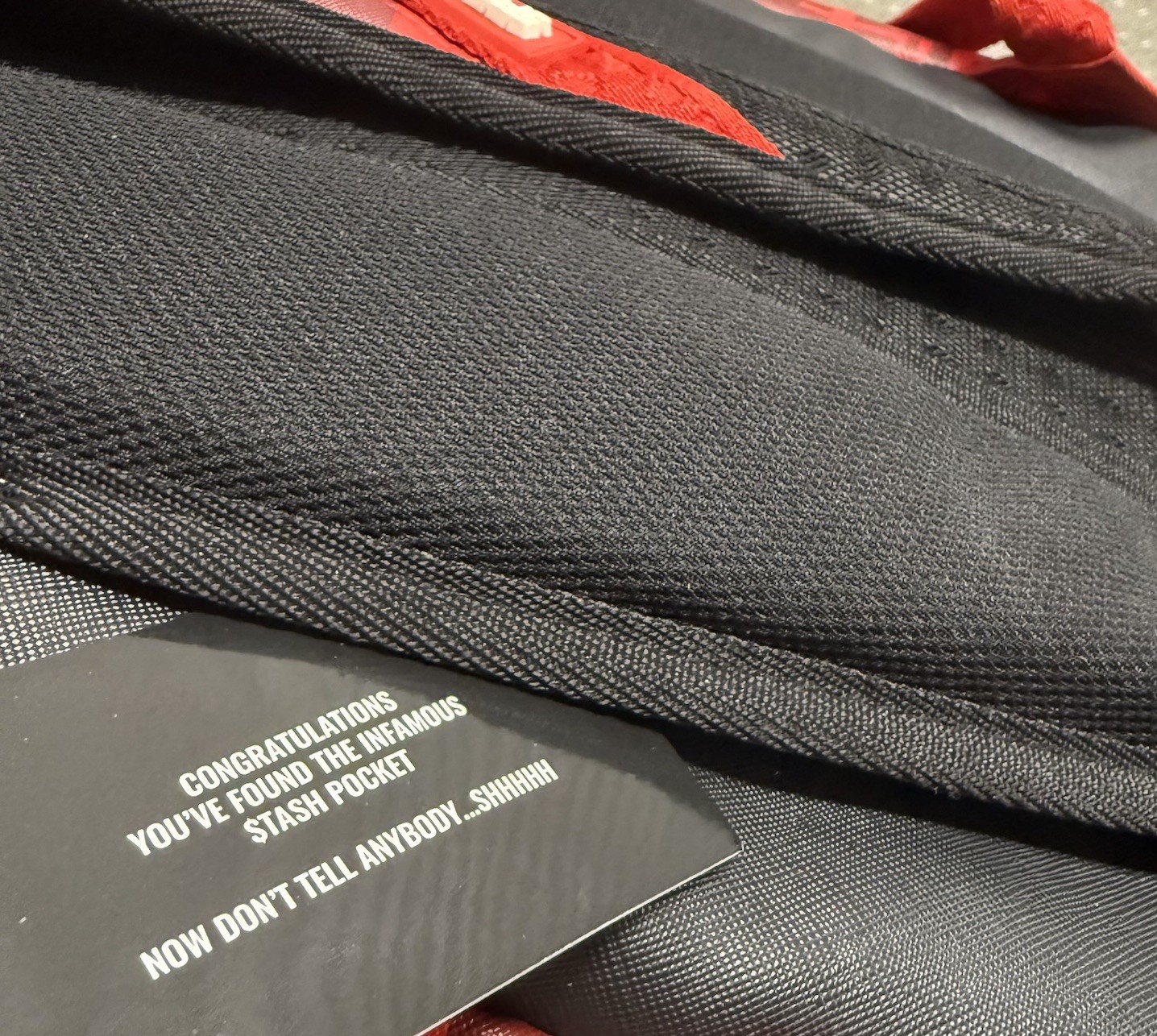 RARE SPRAYGROUND DUFFEL & BACKPACK SET VINI VIDI VICI RED SHARK – SOLDOUT 4EVER
