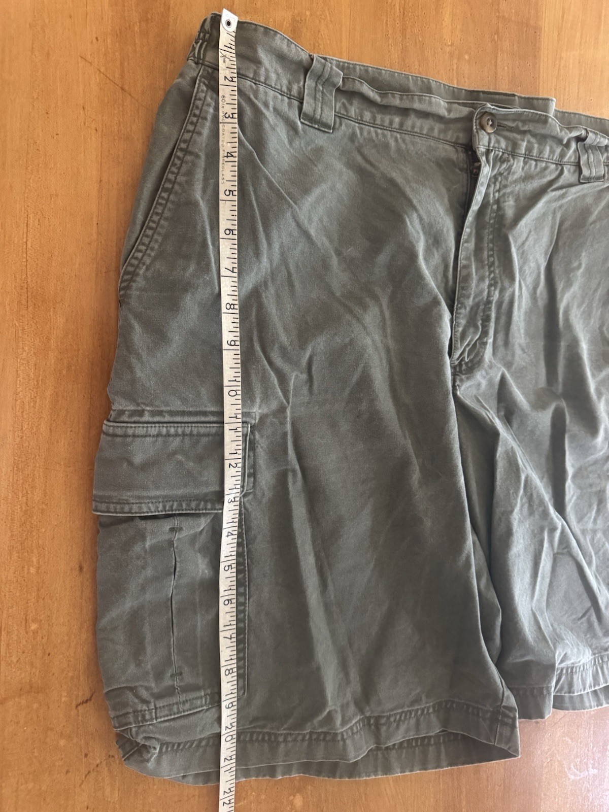 L.L.Bean Men’s Comfort Waist Green Cargo Shorts Cotton Canvas Zip Pockets