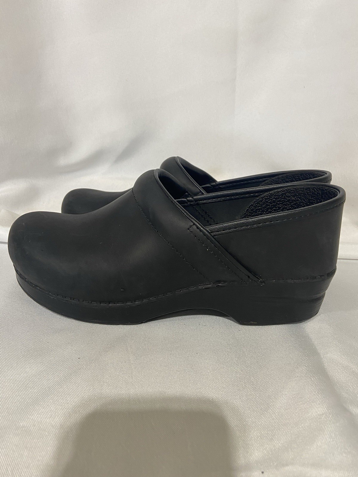 Dansko Professional Black Leather Slip-On Clogs, Size 40 EU Wide (US 9/9.5)