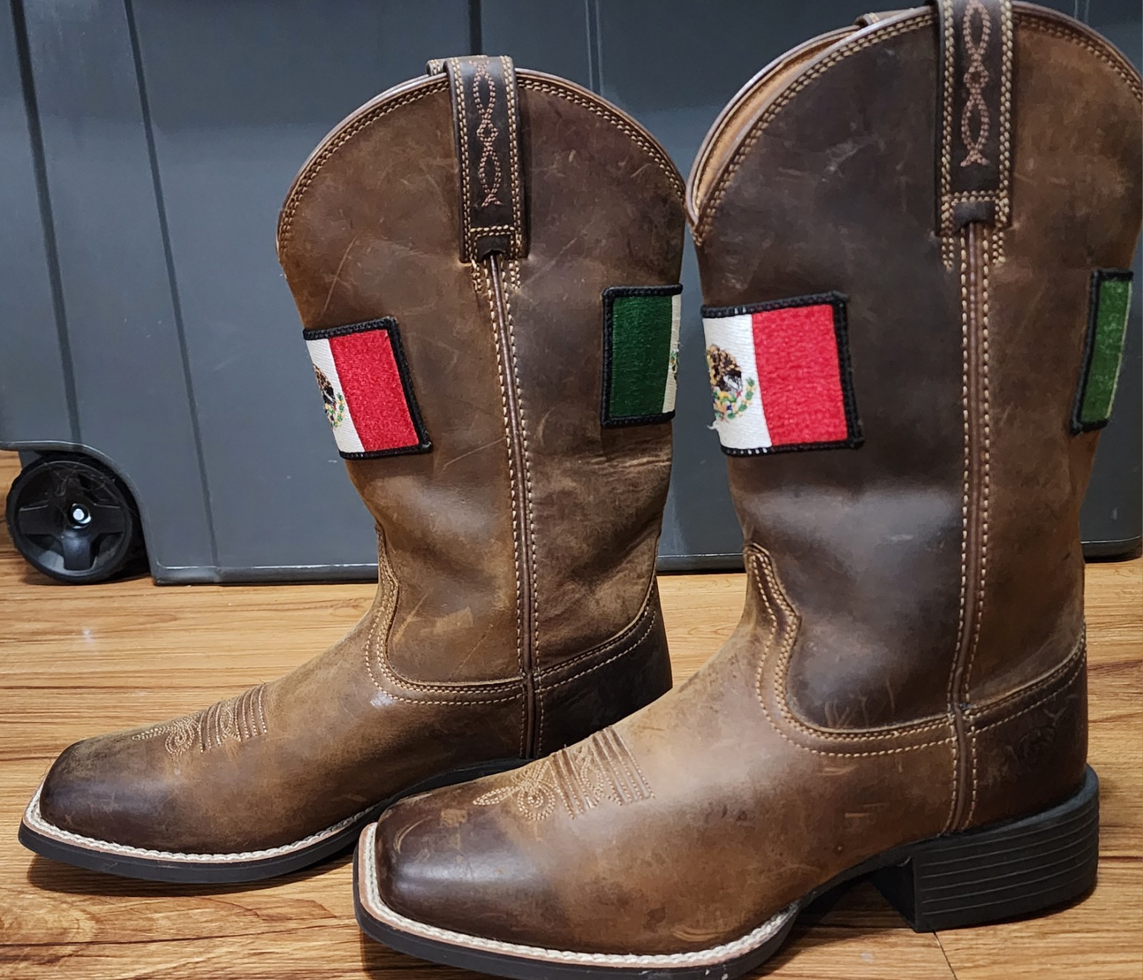 ARIAT Round Up Orgullo Mexicano Performance Western Distressed Square Boots 8 B