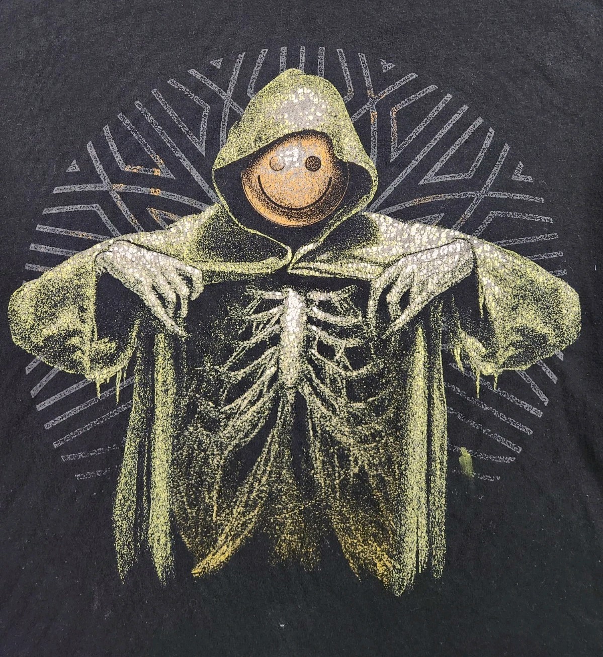 Into the AM Smiley Skeleton Reaper Graphic T-Shirt Mens Large Black Distressed