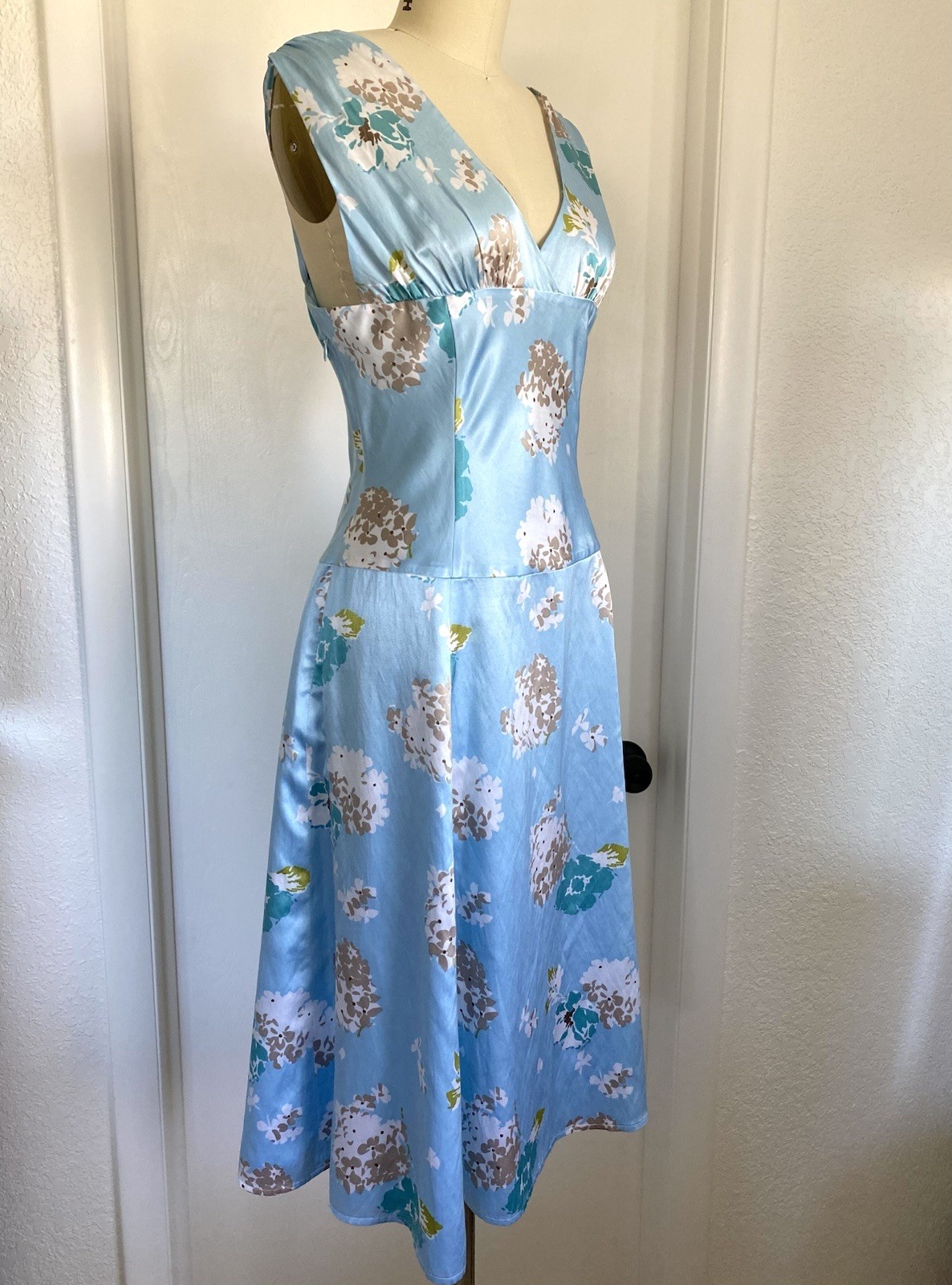 Pendleton Silk Blend Dress Women Size 10 Powder Blue Floral Sleeveless MSRP $179