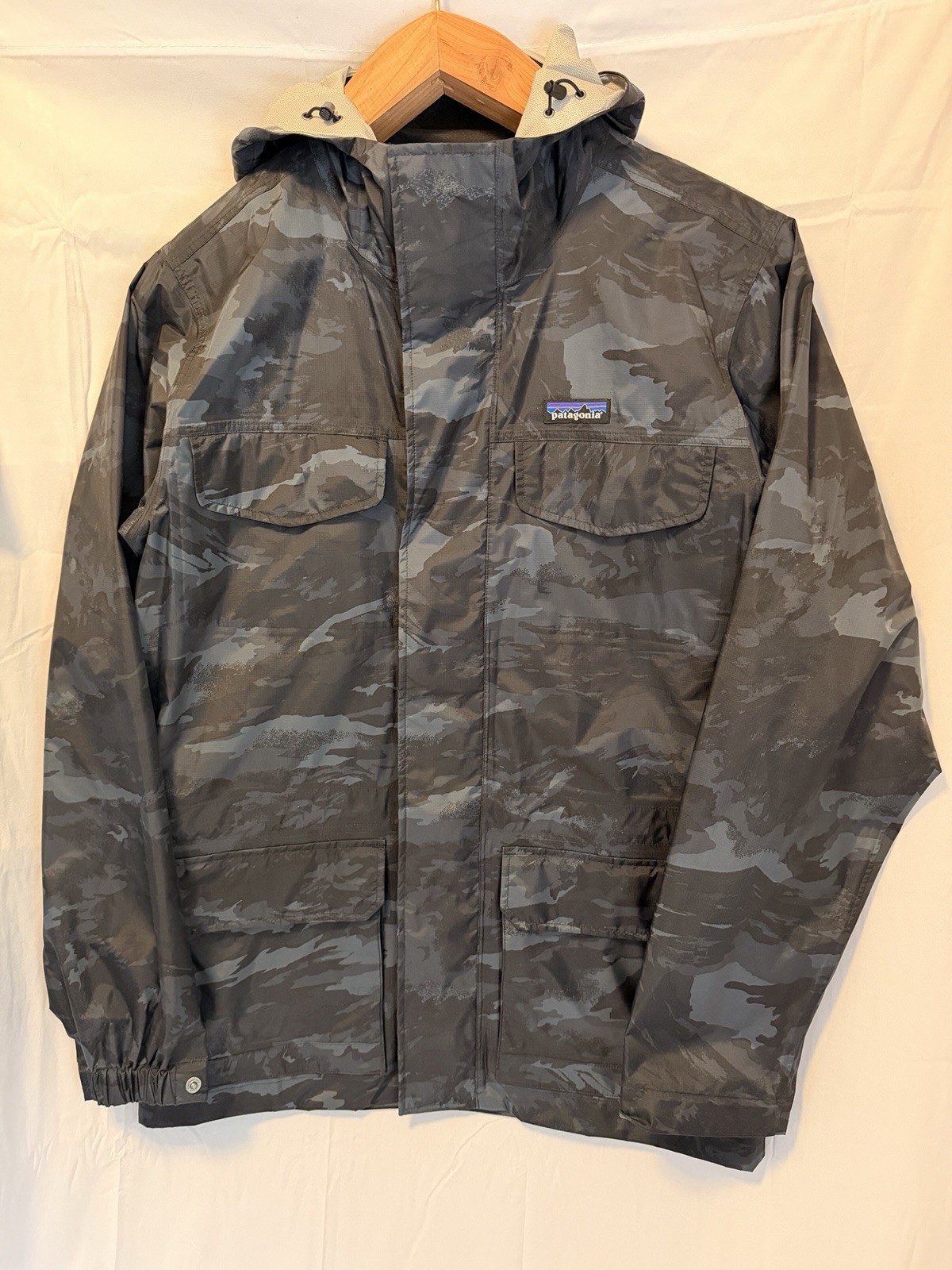 Patagonia Mens TorrentShell Parka M Waterproof El Nino Camo Black Gray 27070