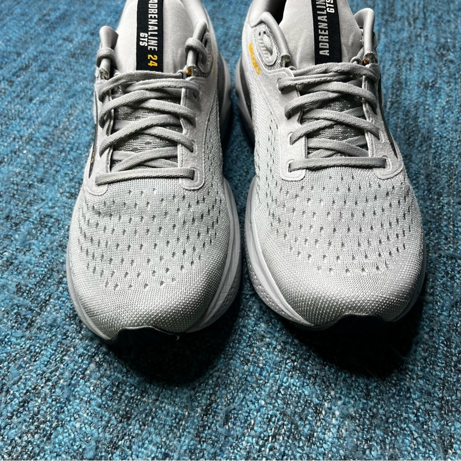Brooks Adrenaline GTS 24 Running Shoes in Alloy White Gold Fusion Men’s 8.5 WIDE