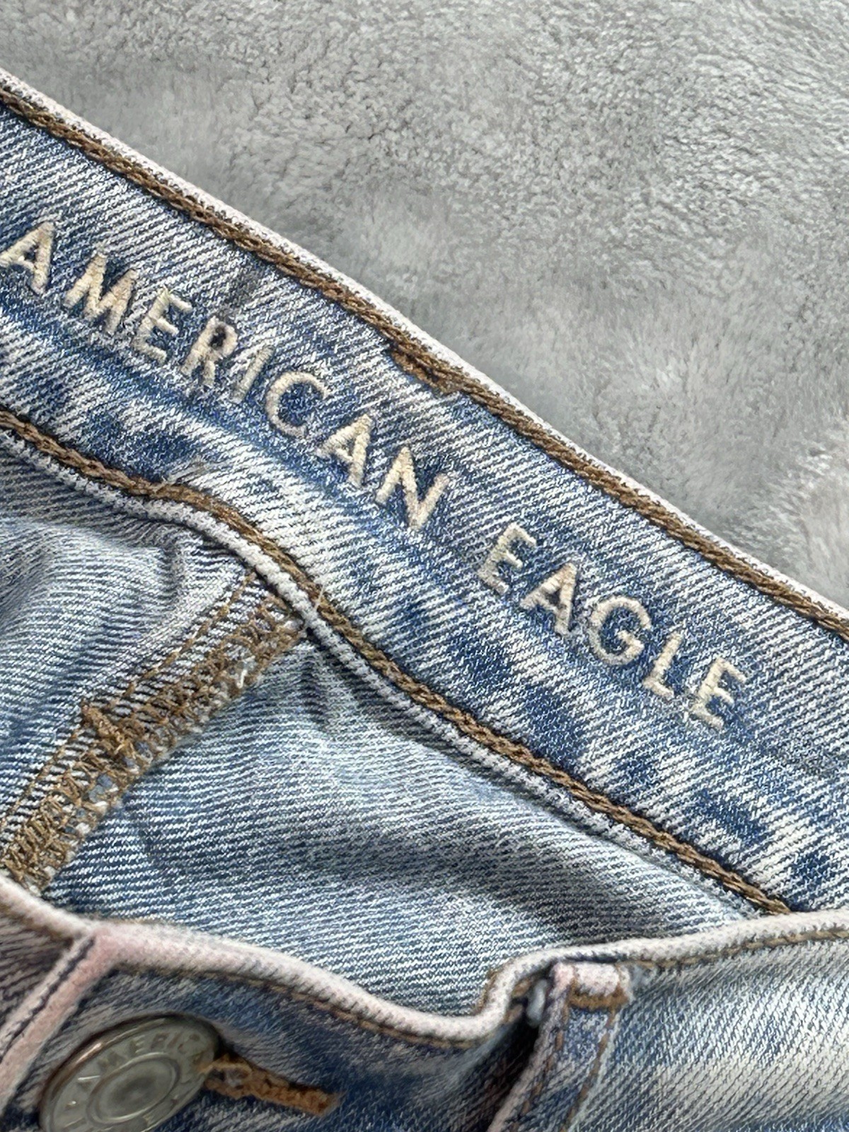 American Eagle Jeans Womens Sz 2 Reg Blue Highest Rise 90’s Boyfriend Distressed