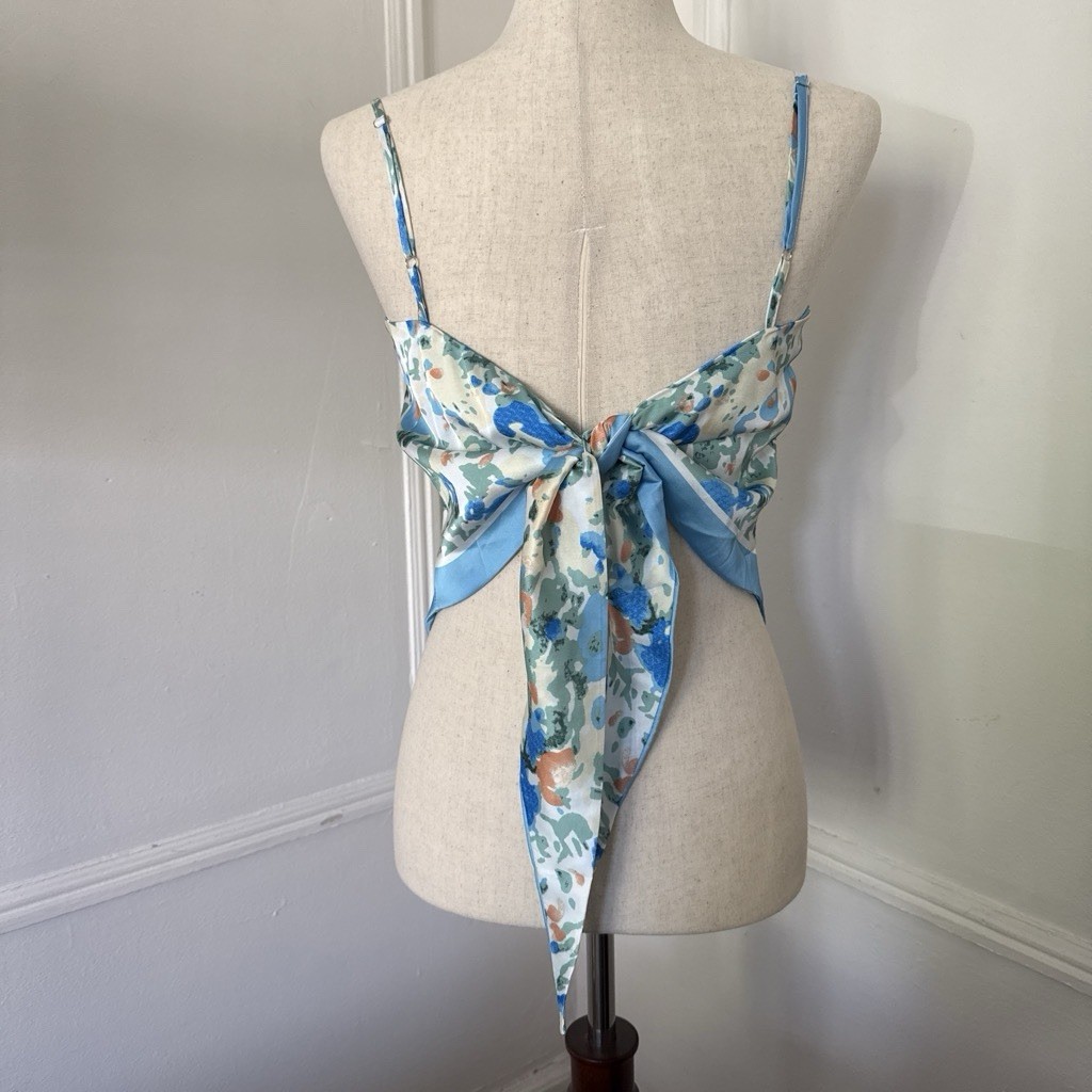 Women’s Blue/White Floral Spaghetti Strap Straight Neck Tie-Back Scarf Tank Top