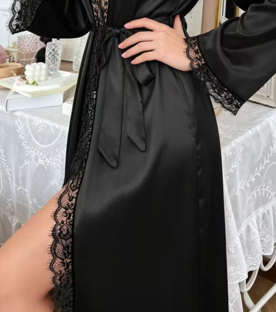 New Elegant Sexy Black Satin Long Sleeve Lace Accent Robe 4X NEW