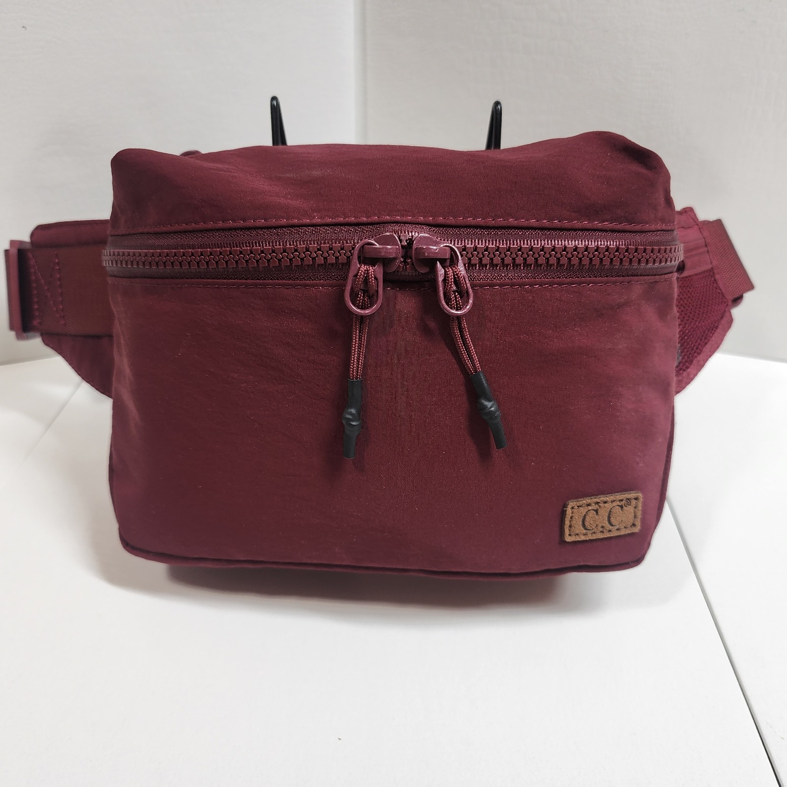 C.C Everyday Solid Color Zipper Cross Body Belt Bag Fanny Pack Burgundy EUC