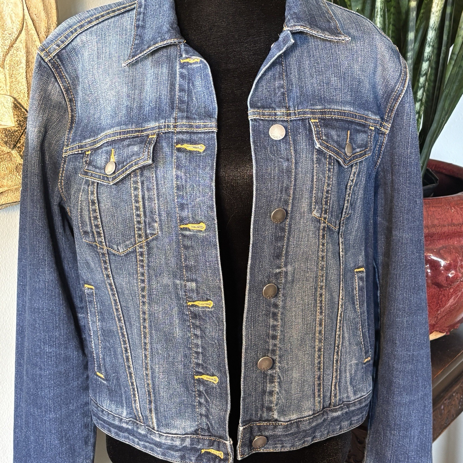 Gap 1969 Icon Denim Jacket Nice Blue Wash Size Medium 99% Cotton 1% Spandex