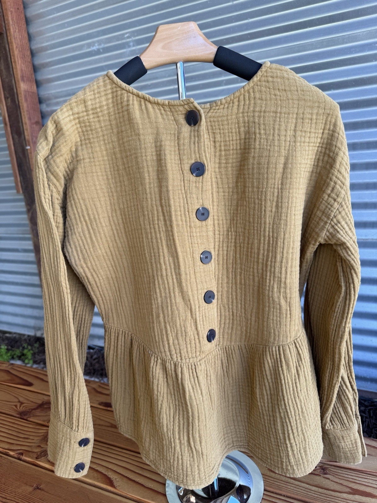 Casual everyday summer Madewell button back long sleeve peplum size xs