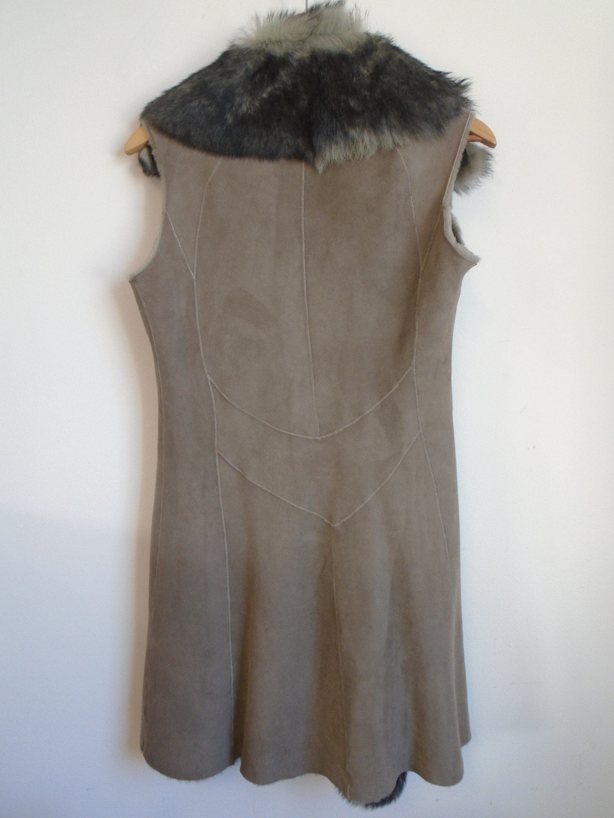 Dom & Ruby Genuine Sheepskin Suede Grey Gilet with Faux Fur Trim SIZE 10