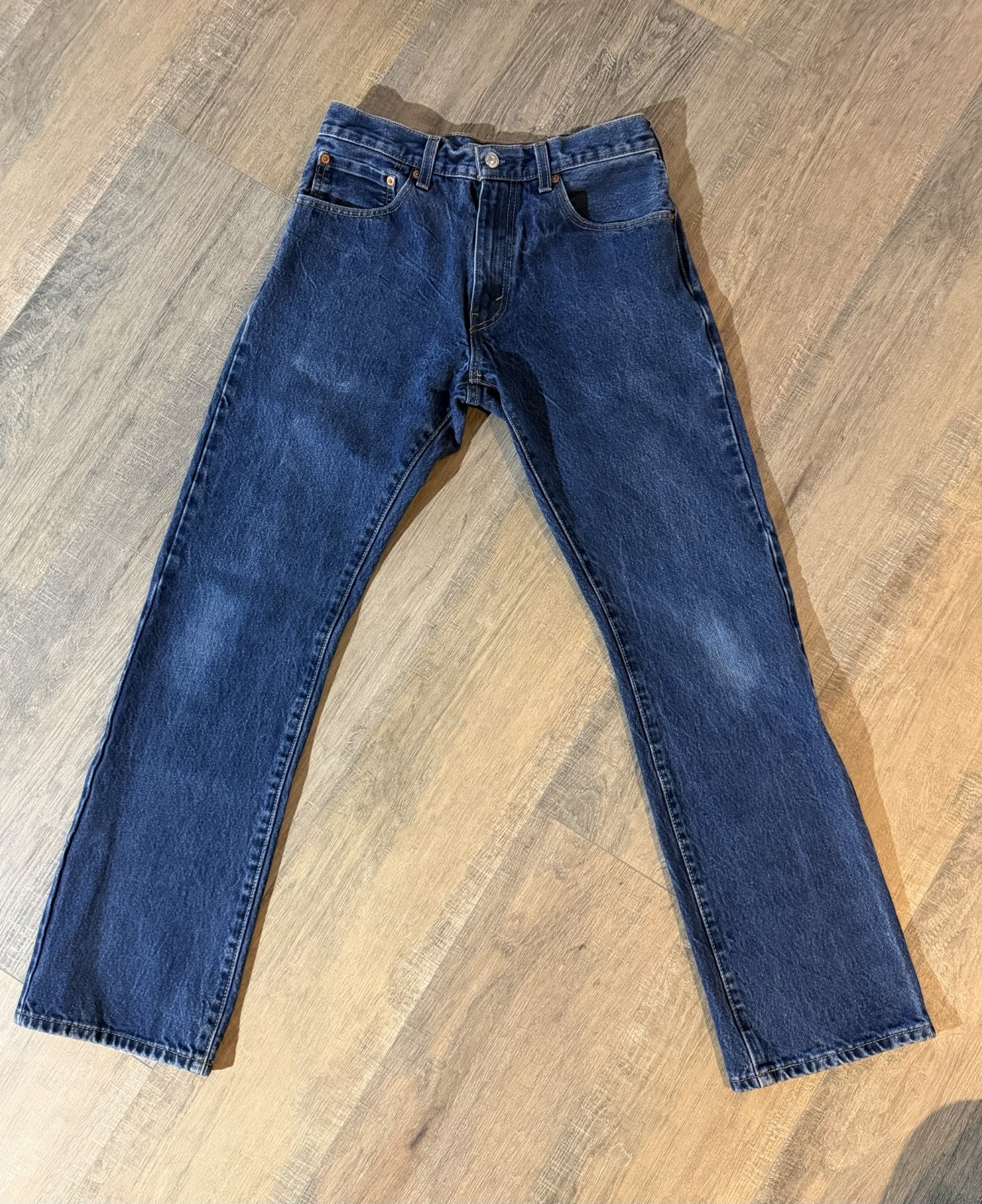 Levi 517 Men’s Jeans Classic Mid-Rise Slim through Seat and Thigh, Bootleg 31×34