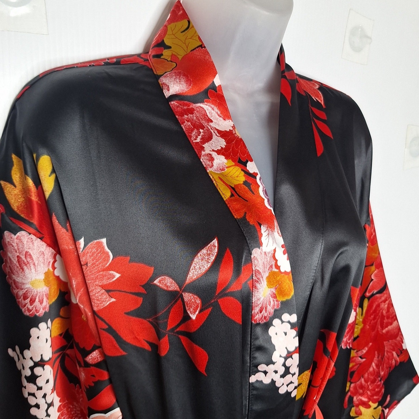 Natori Empress Satin Floral Kimono Robe Mid Length Long Medium Belted Glam Wrap