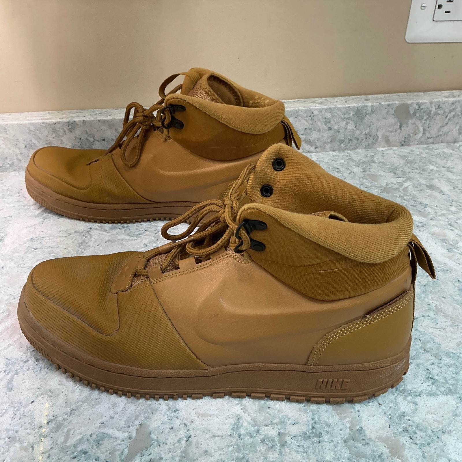 Nike Path Winter Wheat BQ4223-700 Men’s Size 10.5 Boots Sneakers Tan Brown