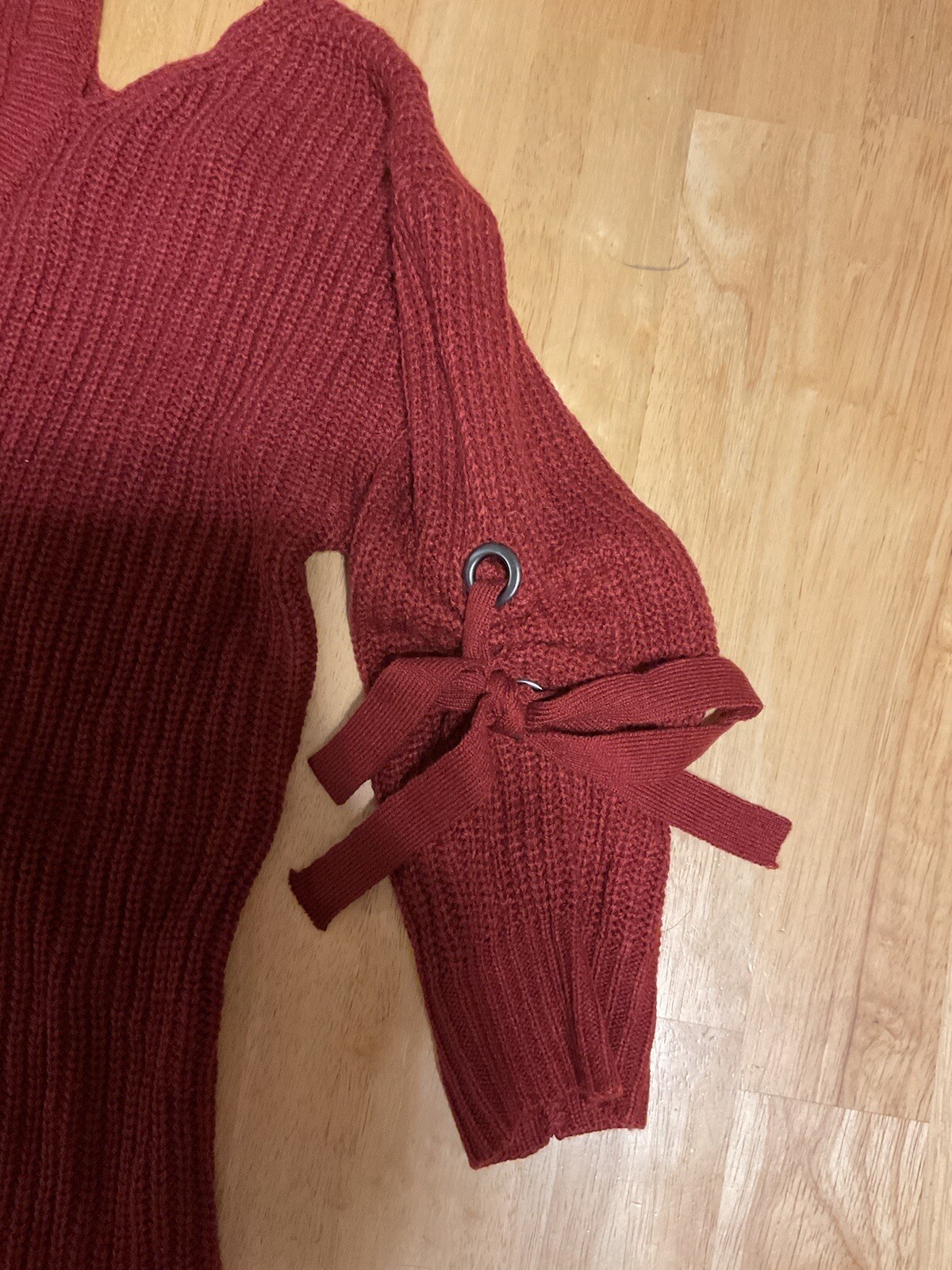 NWT A.n.a Laredo Red Size Large Cold Shoulder Tunic Sweater Adjustable Sleeves