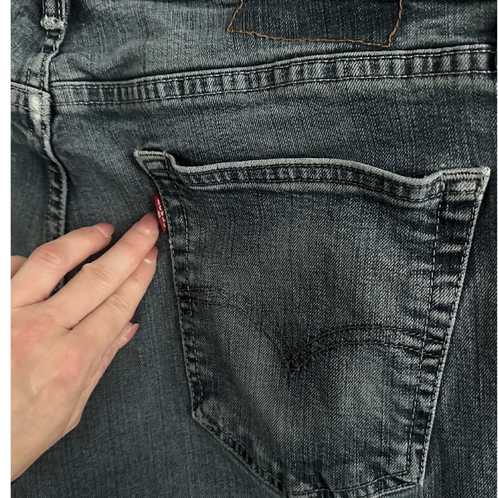 Levi’s 559 Jeans Relaxed Straight Fit Men’s 33×30 Navarro Blue Faded Distressed