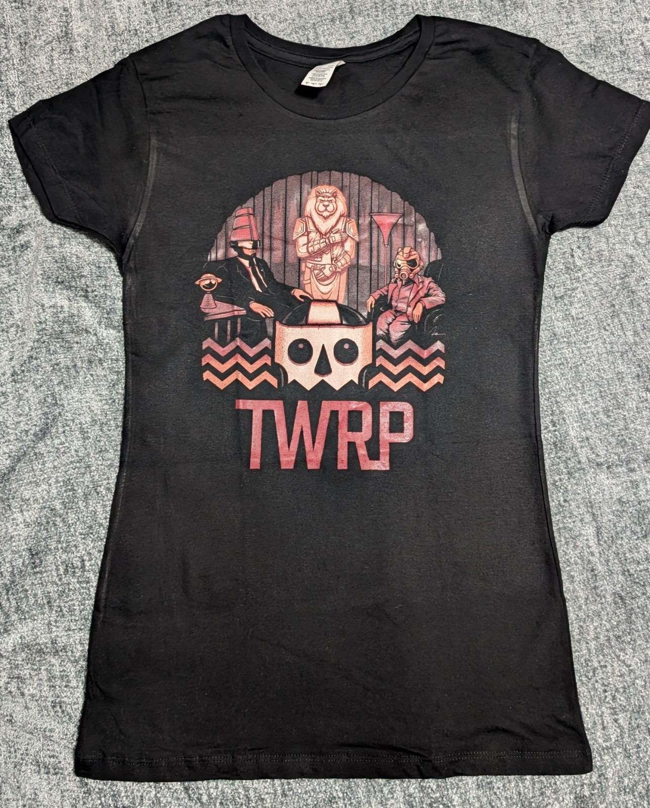 TWRP, Small Tee , Vintage design