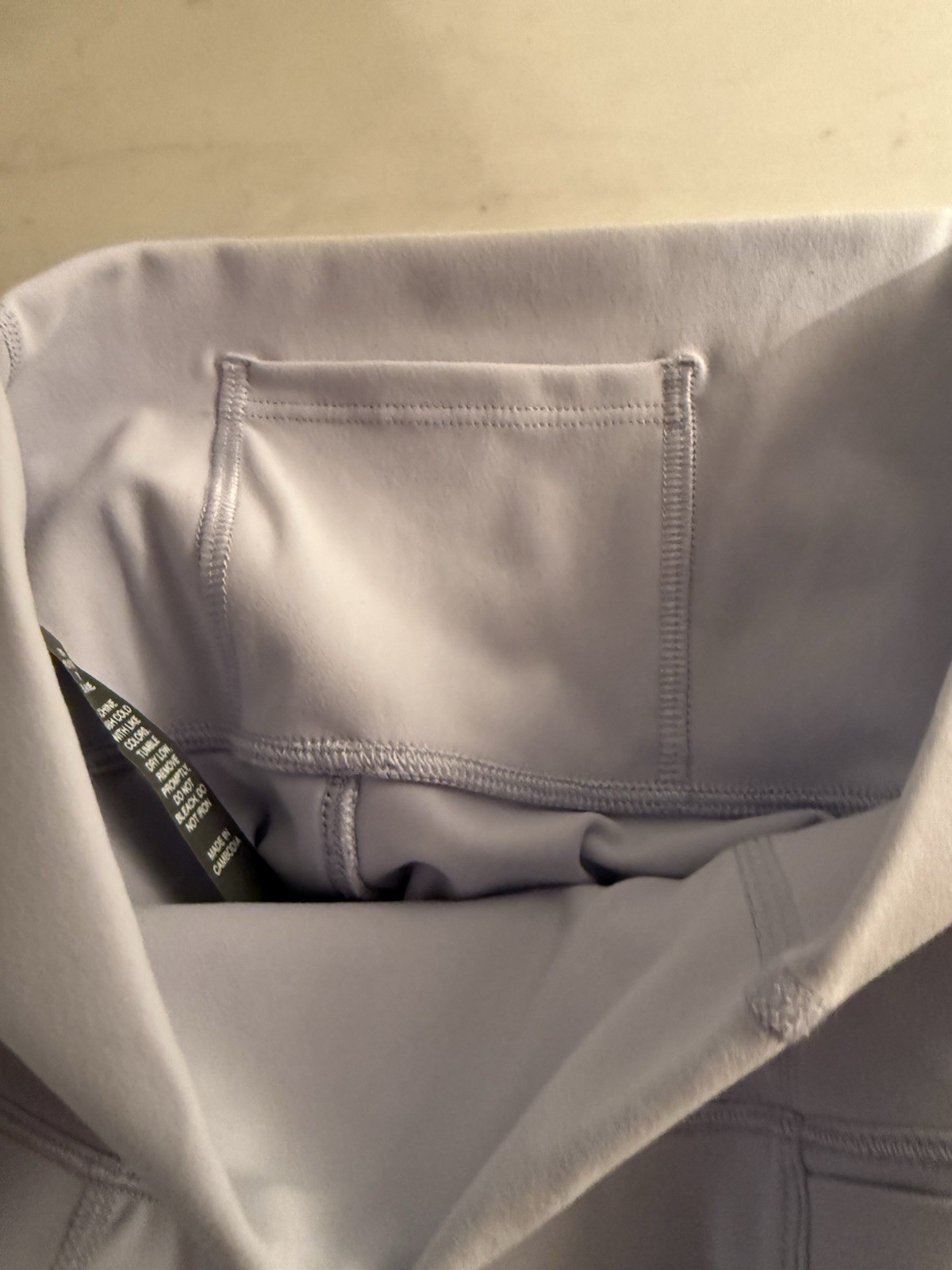Vuori Size Small Light Purple 7/8 Leggings Women’s