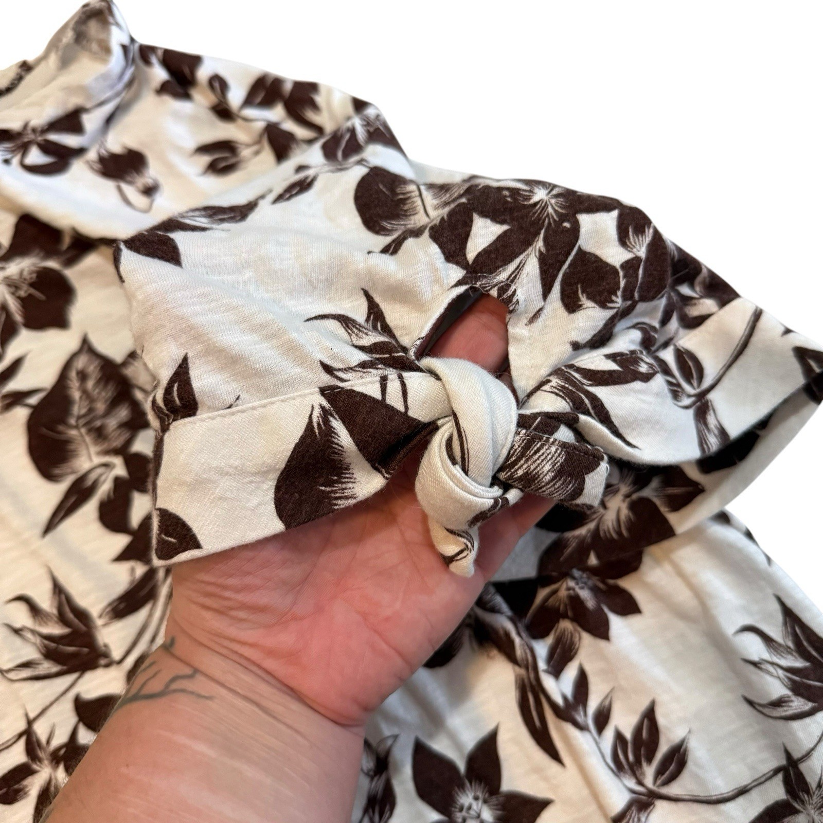 Liz Claiborne Women’s Plus Size 4X Floral Tie Sleeve Top White Brown Cottagecore