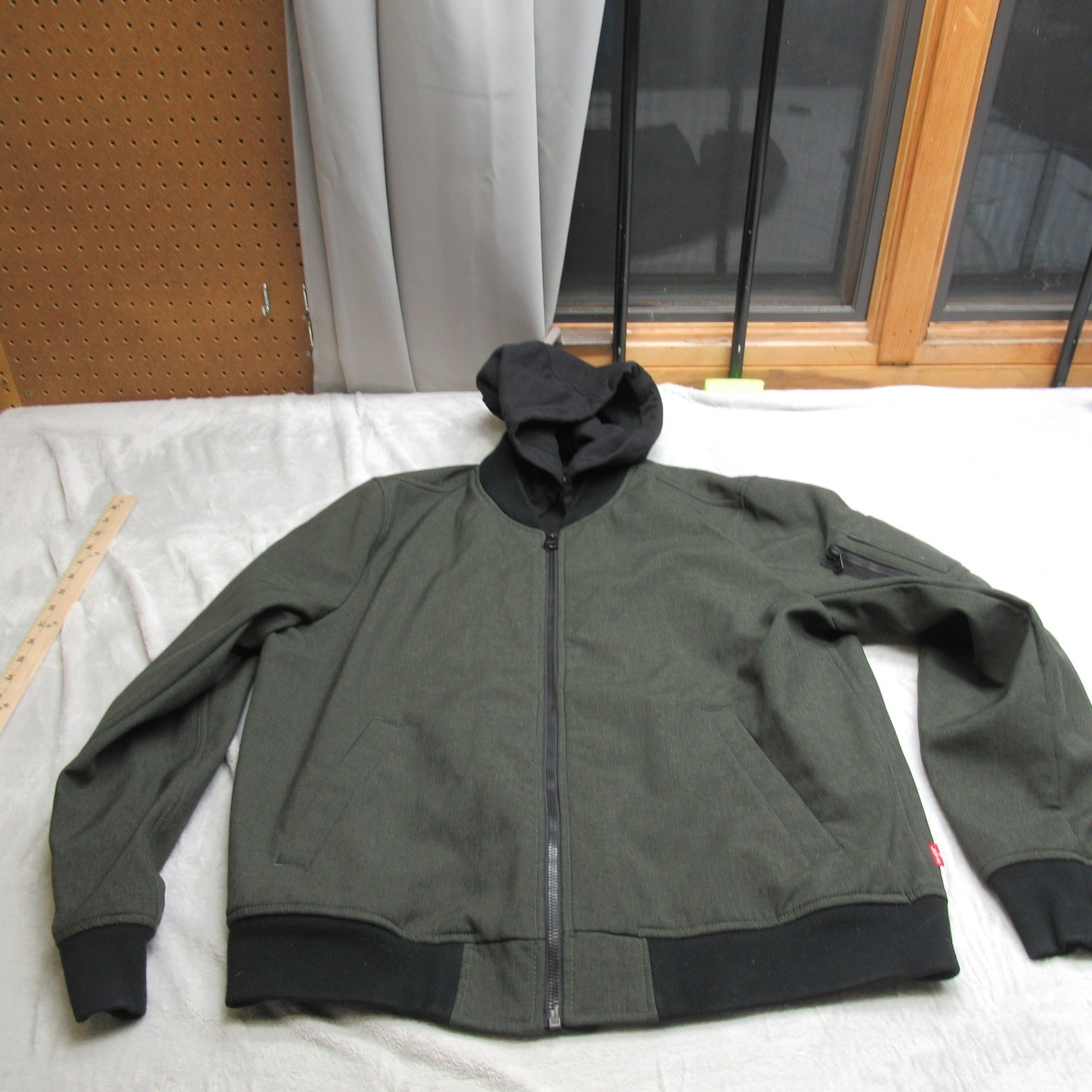 Levis Jacket Men Large GRN Softshell Water Resistant Hood Fleece Lined Rain Wind